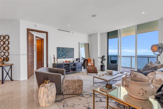 Photo - 16699 Collins Ave Unidad 4202 Rental