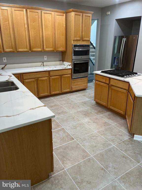 Photo - 10400 Twin Knoll Way
