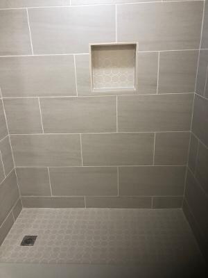 1044 Ellen Ct