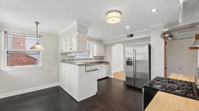 Photo - 893 S Poplar Ave