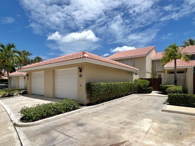 Photo - 218 Old Meadow Way
