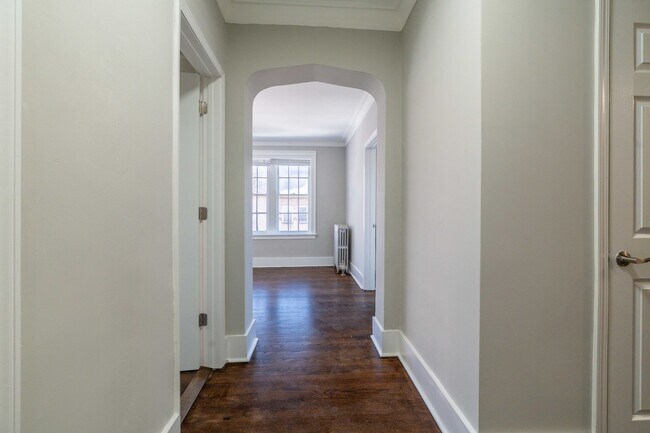 Photo - 7418 N Damen Ave