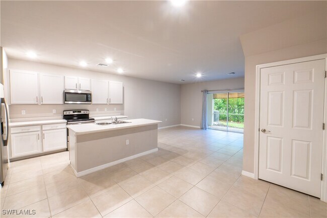 Building Photo - 15091 Wildflower Cir Rental