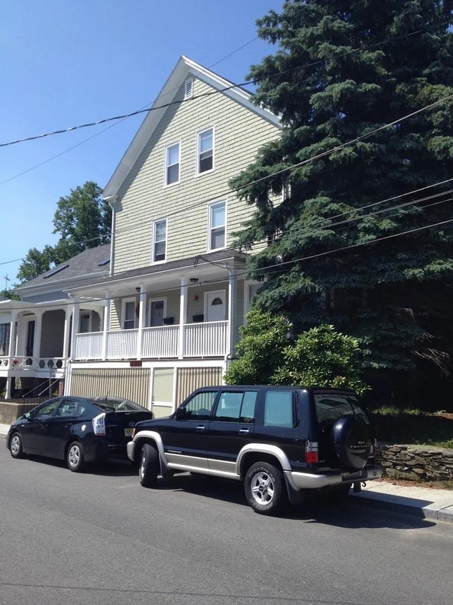 Building Photo - 7 Whitwell Ave Unit 1 Rental