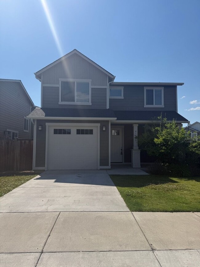 Building Photo - Beautiful Home in Bend's Desirable Farmington Reserve