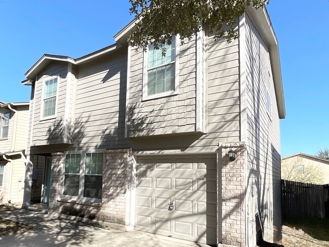 Photo - Outstanding 3 bedroom/2.5 bath home in established neighborhood just minutes from Lackland AFB an...