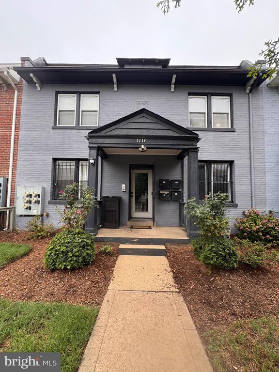 Building Photo - 1716 West Virginia Ave NE Unit 102