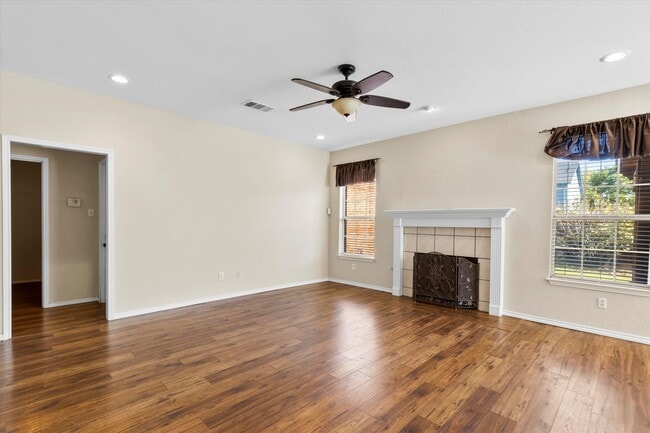 Photo - 2028 Austin Dr