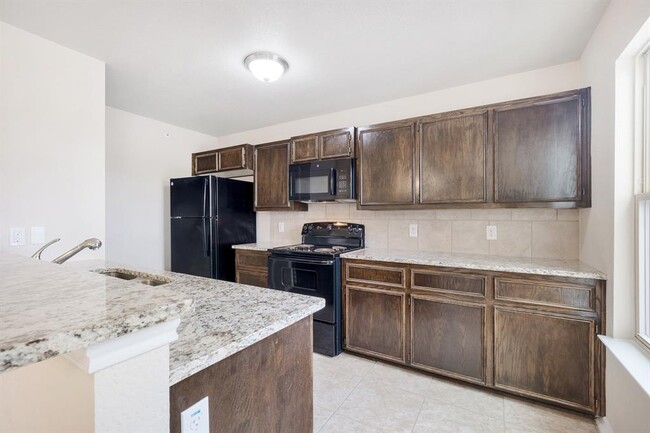 Photo - 2200 Creekside Ln