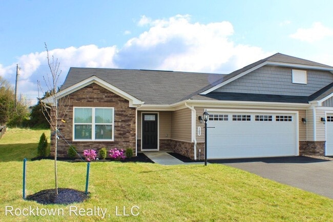 3 br, 2 bath House - 105 South Peak Drive - 3 br, 2 bath House - 105 South Peak Drive