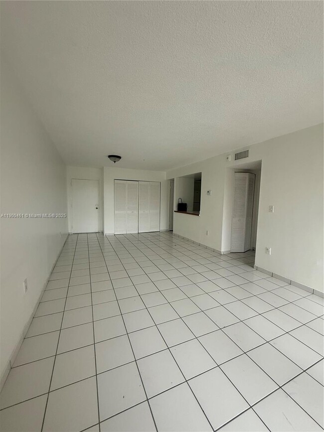 Photo - 802 NW 87th Ave Unidad 319