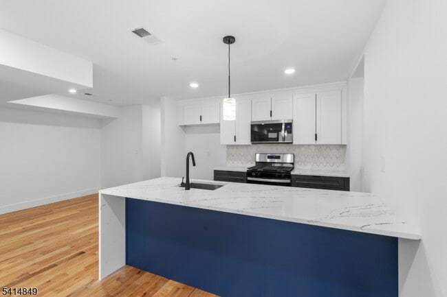Photo - 37 S 7th St