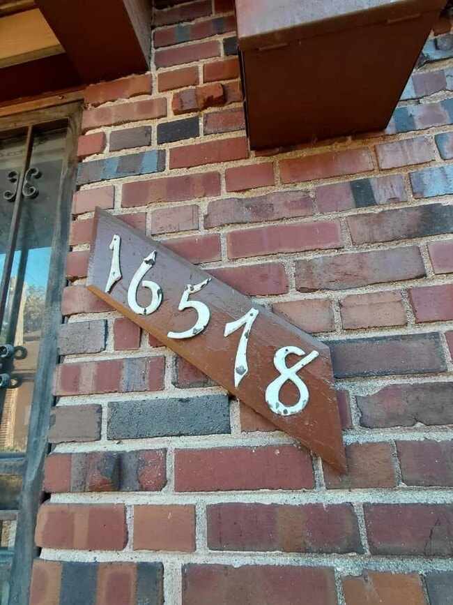 Photo - 16578 Indiana St