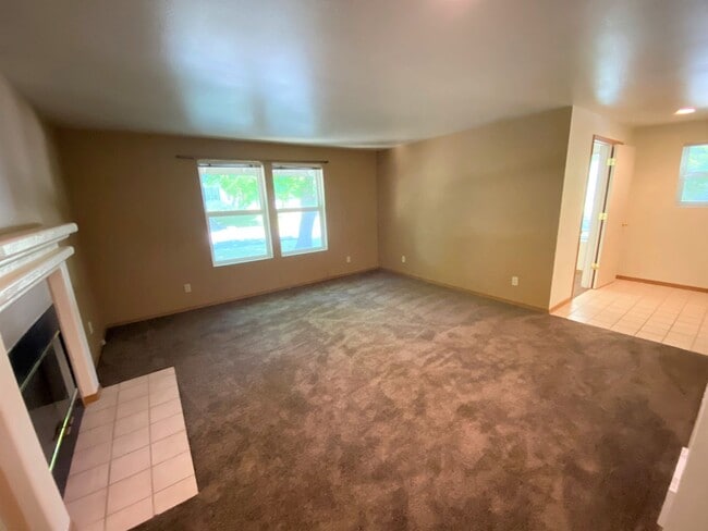 Photo - 3 Bed, 2 Bath 1 block from CWU