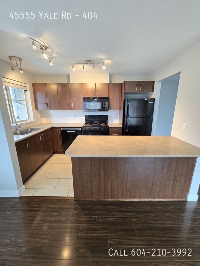 Photo - Corner Unit Condo in Chilliwack Unit 404