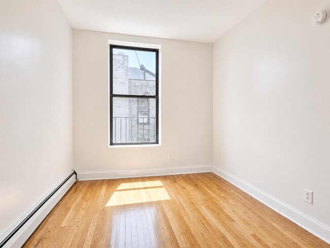 Photo - 386 Manhattan Ave Unit 18