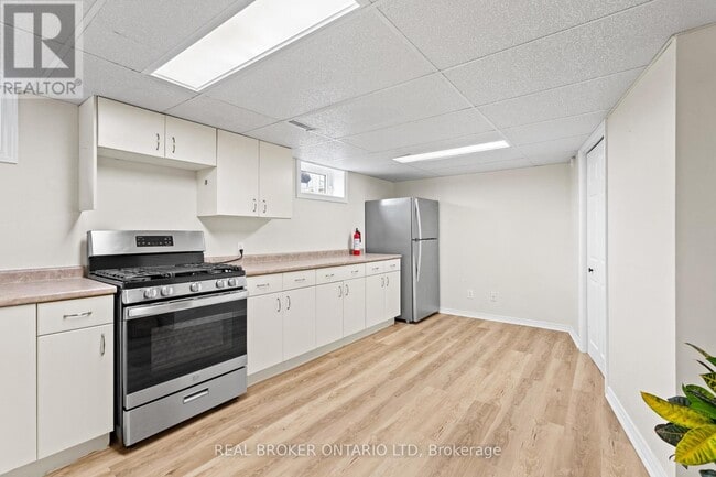 Photo - 13 Thornton Ave