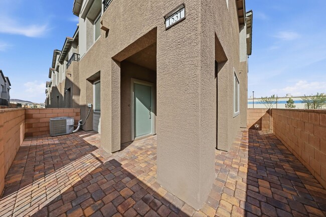 1531 Layla Crossing Ave