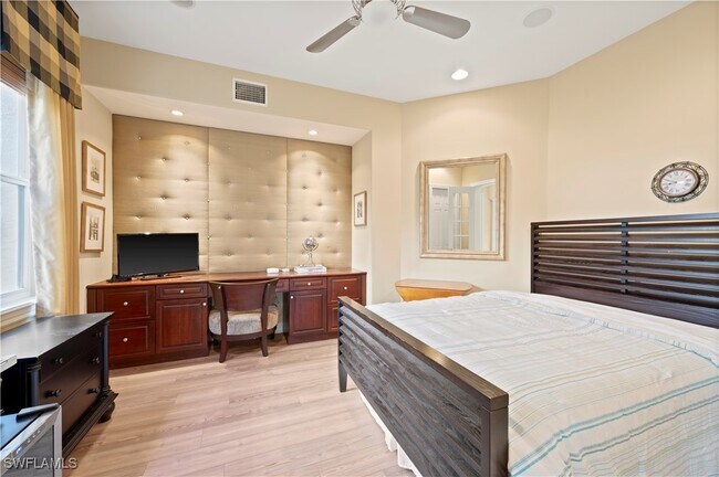 Photo - 2809 Tiburon Blvd E Unit 2