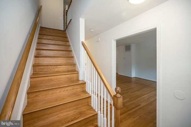 Photo - 455 Ridgemore St