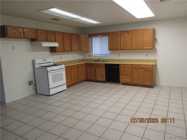 Photo - 2824 Simms Ave