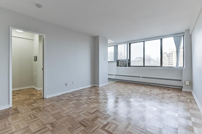 Photo - Skyliner Unit 00310