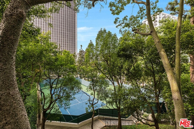 Photo - 2132 Century Park Ln Unidad 104