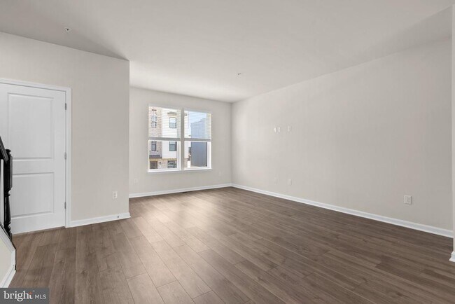 Photo - 425 Carroll Walk Ave