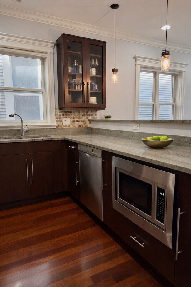 Photo - 1041 W Grace St