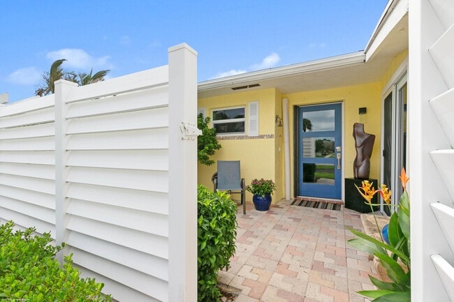 Photo - 208 Sims Creek Dr House