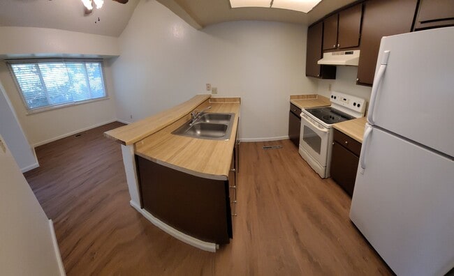 Photo - 2Bed 1bath Iron Horse Village Great Location