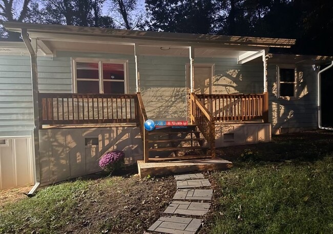 Building Photo - Newly renovated ranch near Norris Lake in Snellville
