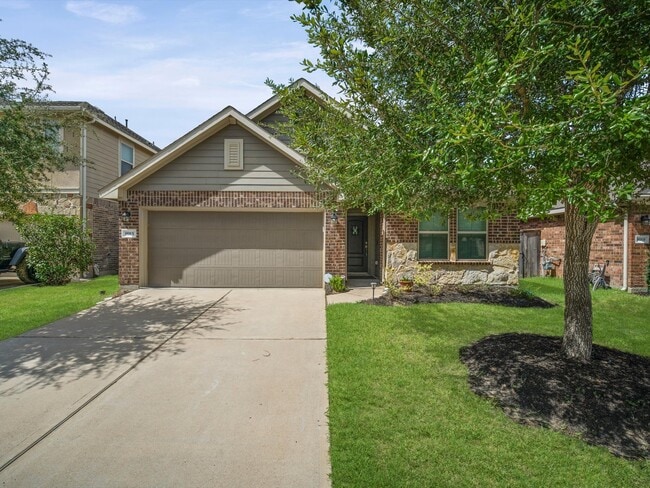 8915 English Manor Dr