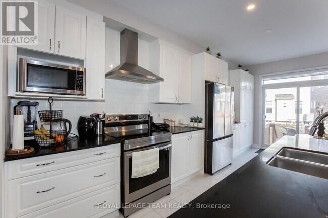 Photo - 1021 Cottontail Walk