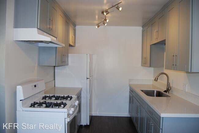 Photo - 326 W University Ave