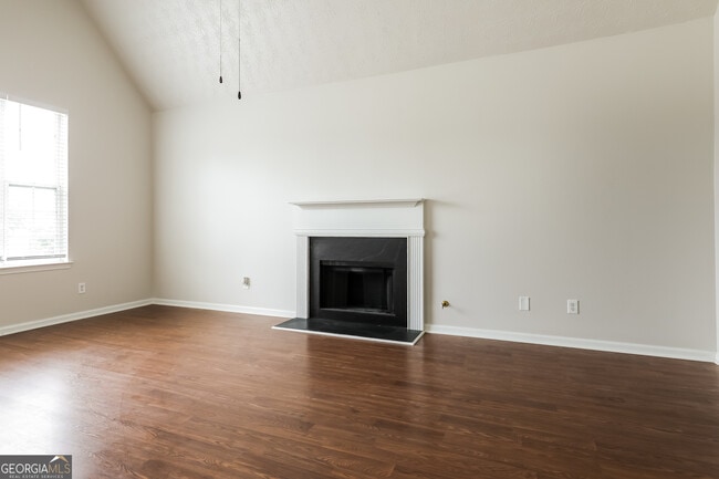 Photo - 2041 Gates Ct