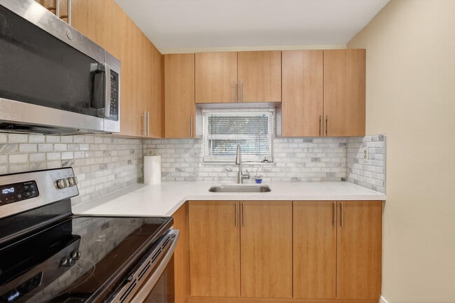 Photo - 830 S Hollybrook Dr Unit 204