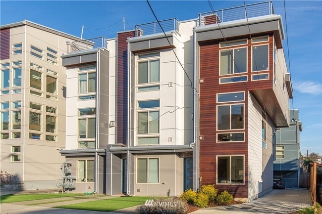Modern 4-Bedroom Townhome in the Heart of ... - Modern 4-Bedroom Townhome in the Heart of ...