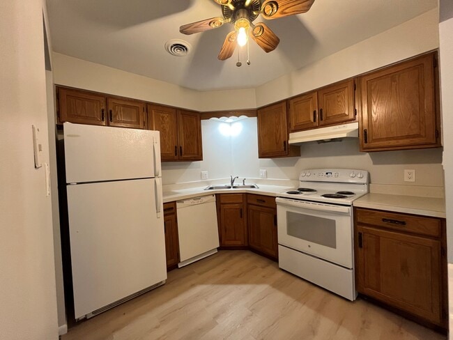 935 W Glen Park Ave