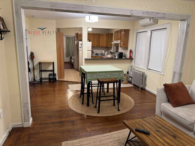 Photo - 21-12 29th St