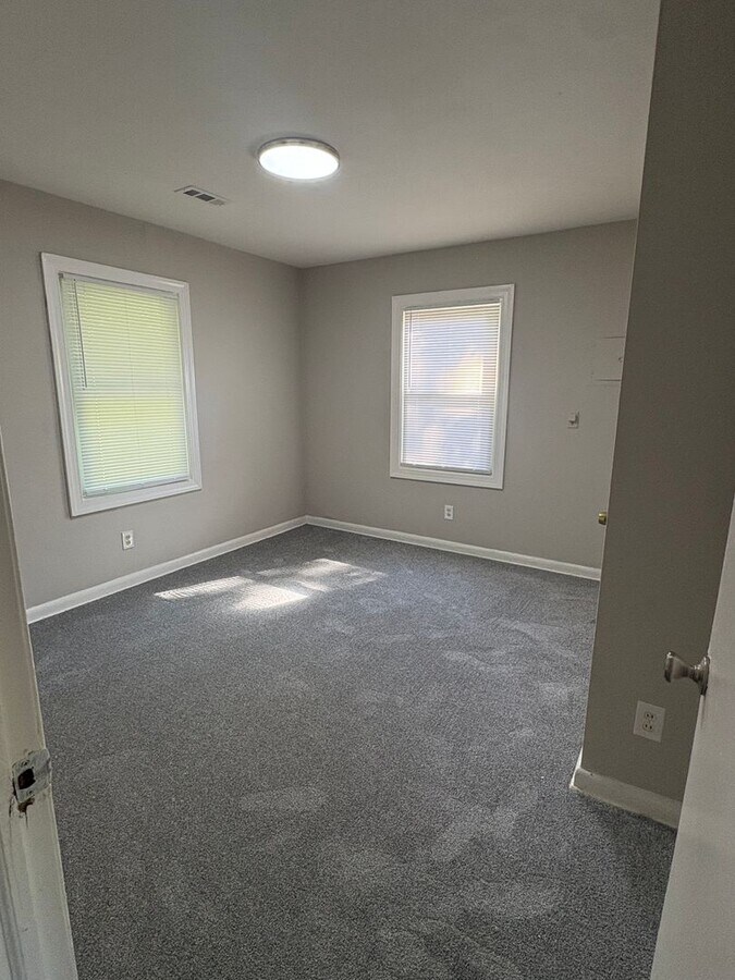 Photo - Spacious 2bedroom House  ($500.00 0ff The ...