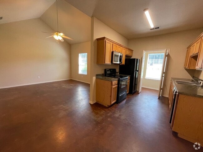 Building Photo - 285-287 Harmony Rd Unit 285 Rental