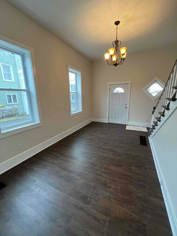 Photo - 14 N High St