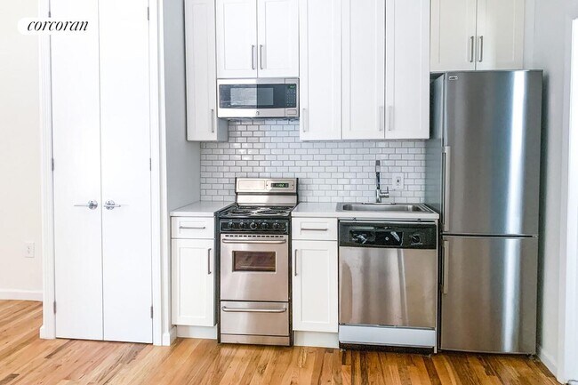 Photo - 128 W 13th St Apartamento