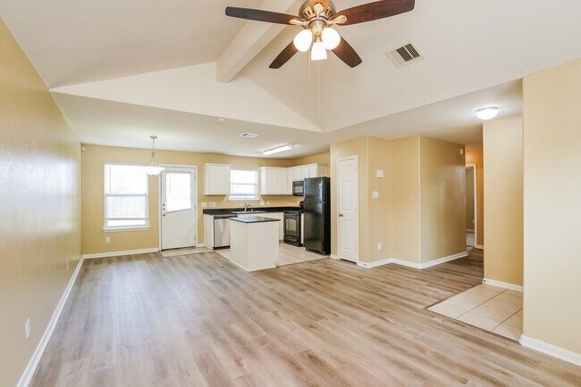 Photo - 4002 Hollow Cove Ln