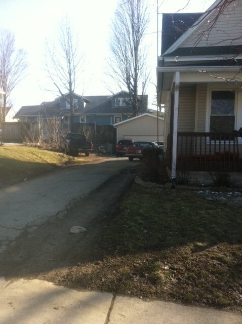 Photo - 212 E 2nd St