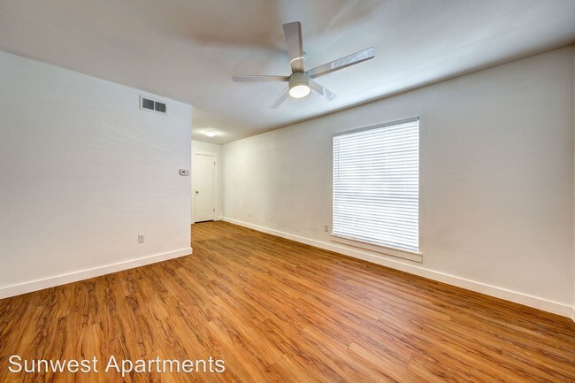 Photo - Sunwest 404 & 502