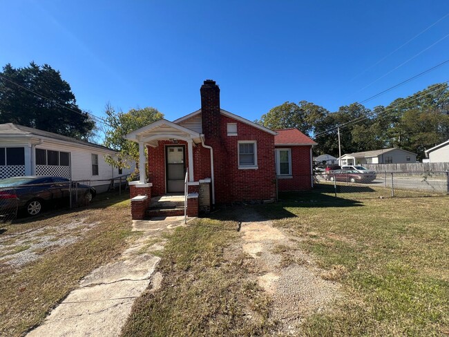 2 bed 1 bath in Huntsville AL - 2 bed 1 bath in Huntsville AL House