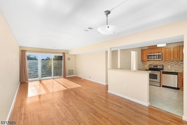 Photo - 41 Mt Kemble Ave Unit 204