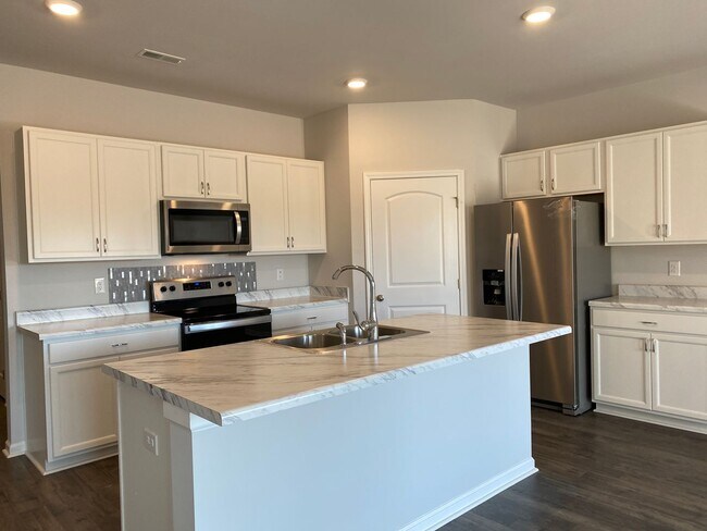 Photo - Four years old newer Four Bedroom in Meridianville